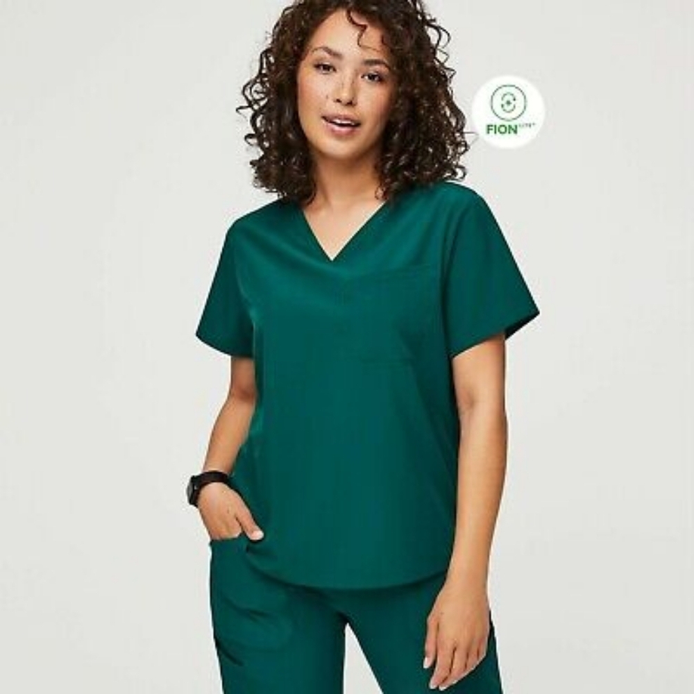 Figs FIONlite Sokone Top - Size Medium - Vneck Scrub Top - Dark Green